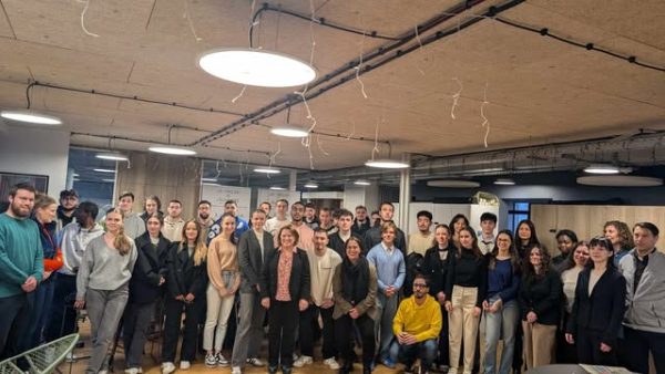 Des étudiants de l'université Champollion réunis à la Maison de l'économie pour le startup challenge étudiant