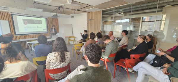 Un atelier consacré à la communication sur le réseau social Linkedln pour les entreprises. Un atelier consacré à la communication sur le réseau social Linkedln pour les entreprises.